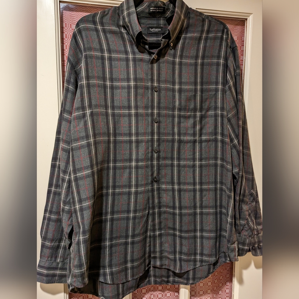 Van Heusen Gray Brushed Cotton/Poly Dress Shirt - M